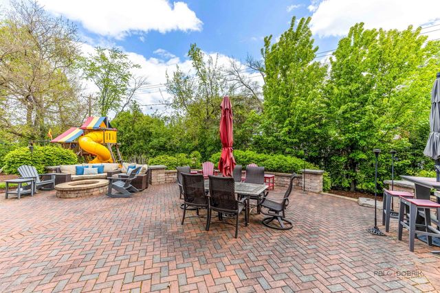 1025 S Vail Avenue, Arlington Heights, IL 60005