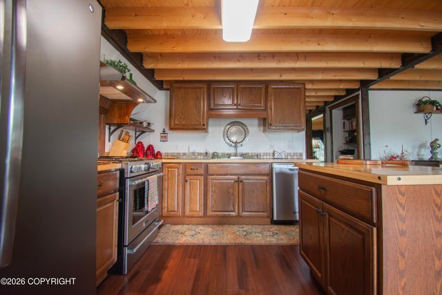 37403 Longview Street, Sterling, AK 99672