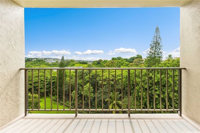 98-500 Koauka Loop 7G, Aiea, HI 96701