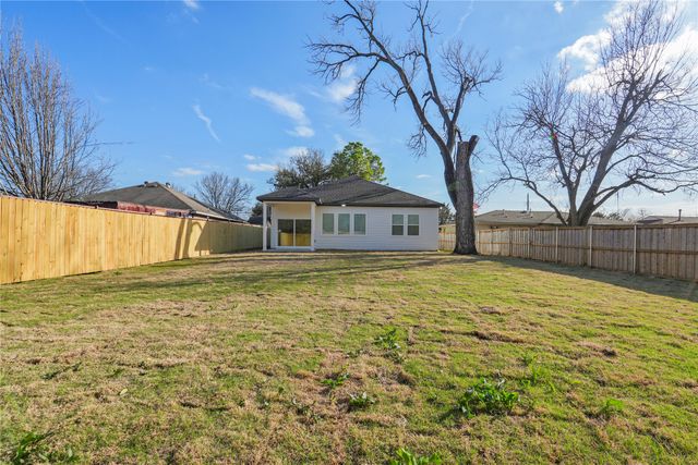 9419 Briggs Street, Dallas, TX 75227