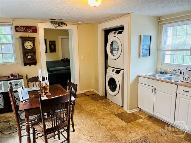 636 E 37th Street, Savannah, GA 31401