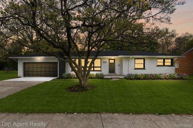 19771 Old Homestead Drive, Harper Woods, MI 48225