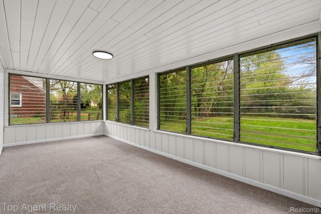 19771 Old Homestead Drive, Harper Woods, MI 48225