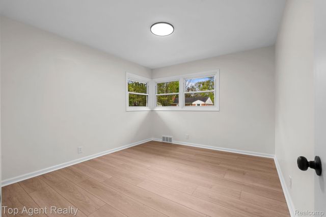 19771 Old Homestead Drive, Harper Woods, MI 48225