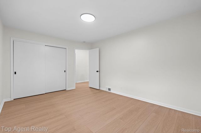 19771 Old Homestead Drive, Harper Woods, MI 48225
