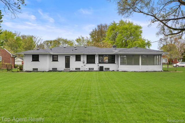 19771 Old Homestead Drive, Harper Woods, MI 48225