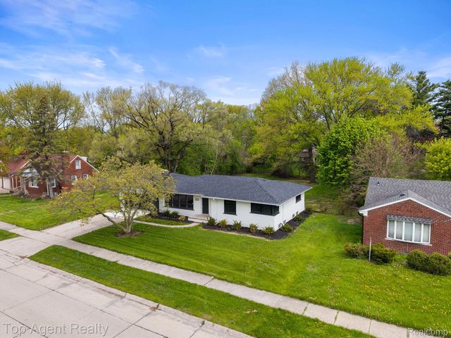 19771 Old Homestead Drive, Harper Woods, MI 48225