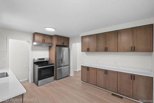 19771 Old Homestead Drive, Harper Woods, MI 48225