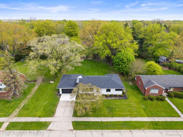 19771 Old Homestead Drive, Harper Woods, MI 48225