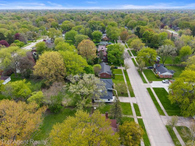 19771 Old Homestead Drive, Harper Woods, MI 48225