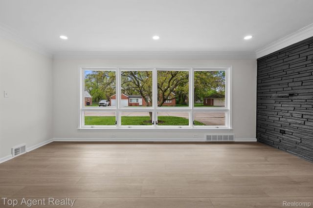 19771 Old Homestead Drive, Harper Woods, MI 48225