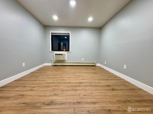1032 Cricket Lane, Woodbridge Proper, NJ 08095