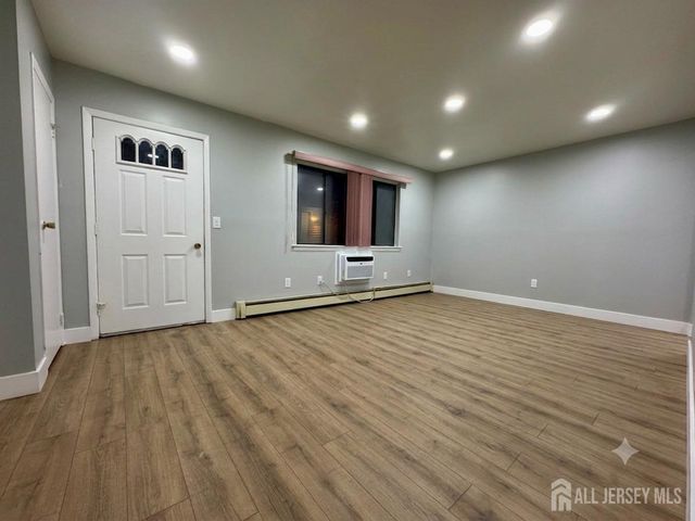 1032 Cricket Lane, Woodbridge Proper, NJ 08095