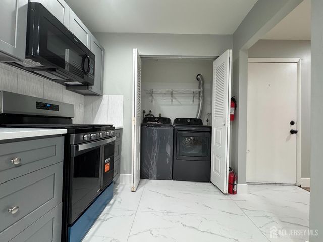 1032 Cricket Lane, Woodbridge Proper, NJ 08095