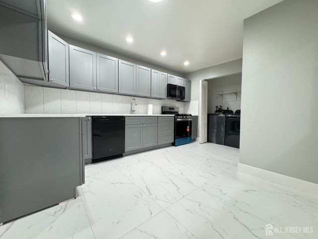 1032 Cricket Lane, Woodbridge Proper, NJ 08095