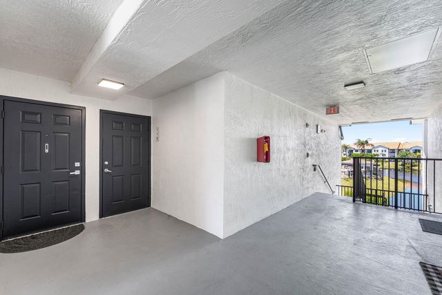 118 Villa Circle 118, Boynton Beach, FL 33435