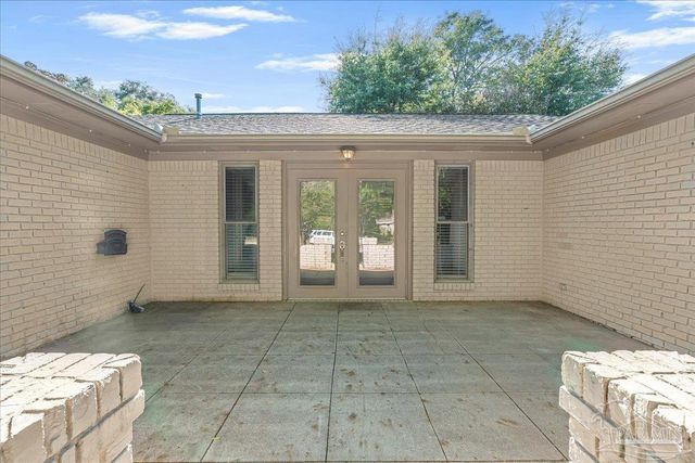 4165 Monteigne Dr, Pensacola, FL 32504