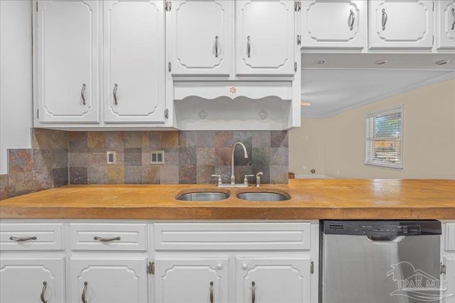 4165 Monteigne Dr, Pensacola, FL 32504