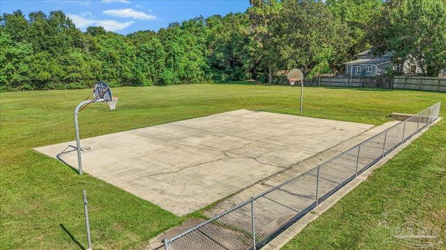 4165 Monteigne Dr, Pensacola, FL 32504