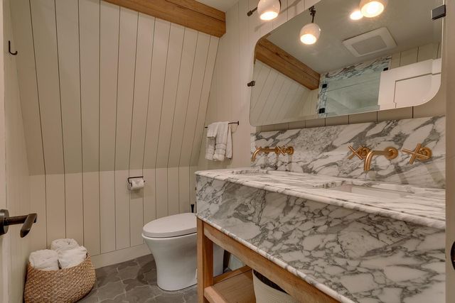 2045 West Lake Boulevard, Tahoe City, CA 96145