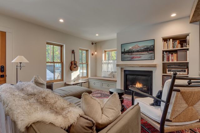 2045 West Lake Boulevard, Tahoe City, CA 96145