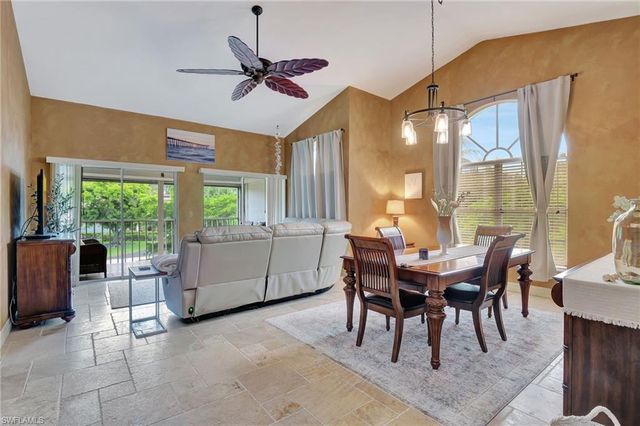 2103 Tama CIR 202, Naples, FL 34112