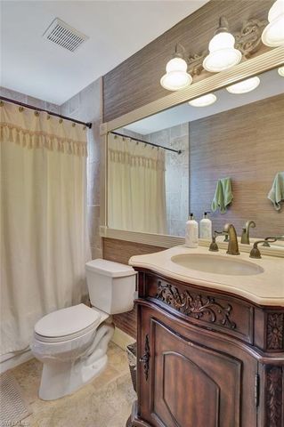 2103 Tama CIR 202, Naples, FL 34112