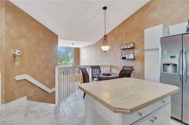 2103 Tama CIR 202, Naples, FL 34112