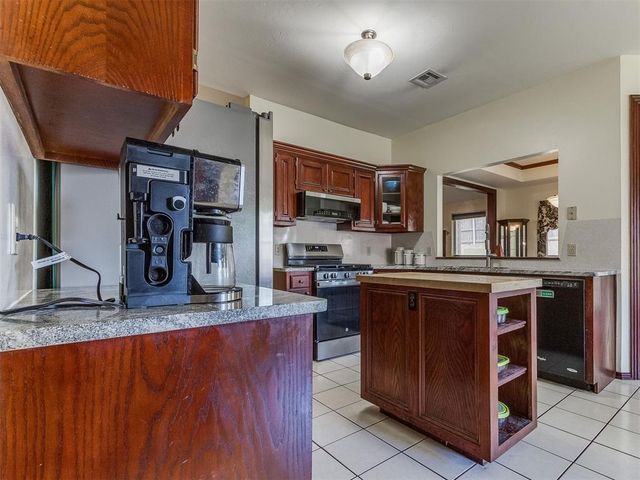 932 NW 171st Place, Edmond, OK 73012
