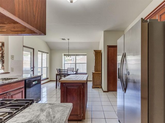932 NW 171st Place, Edmond, OK 73012