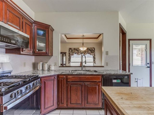 932 NW 171st Place, Edmond, OK 73012