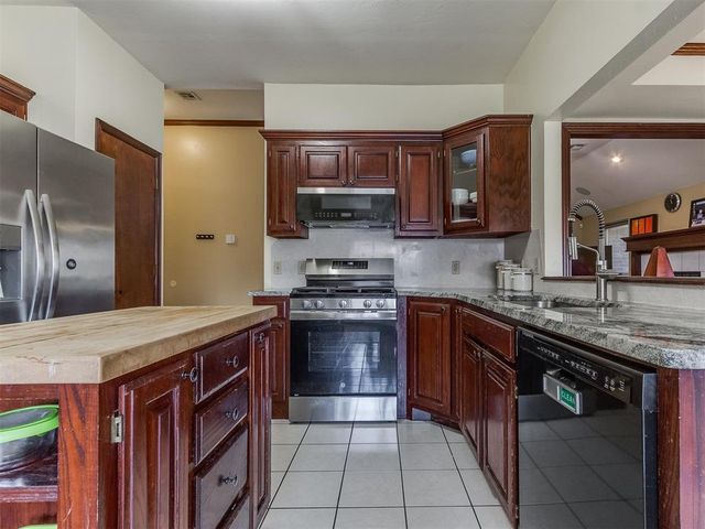 932 NW 171st Place, Edmond, OK 73012