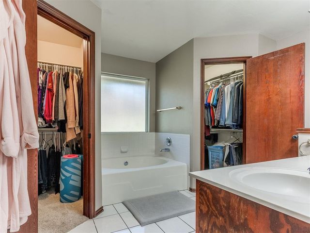 932 NW 171st Place, Edmond, OK 73012