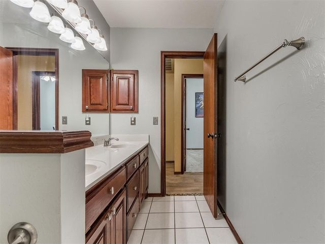 932 NW 171st Place, Edmond, OK 73012