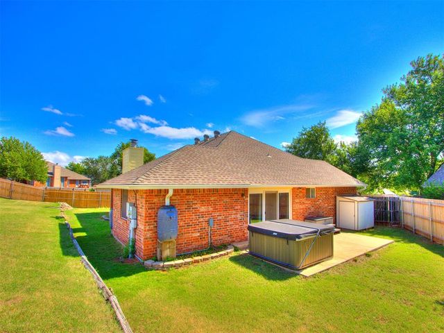 932 NW 171st Place, Edmond, OK 73012