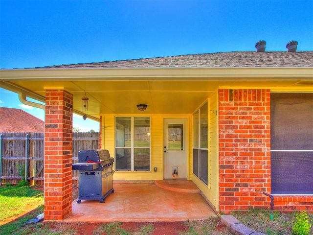 932 NW 171st Place, Edmond, OK 73012