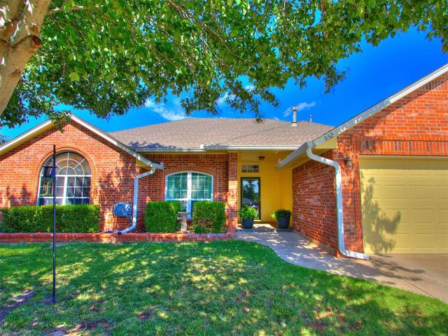 932 NW 171st Place, Edmond, OK 73012