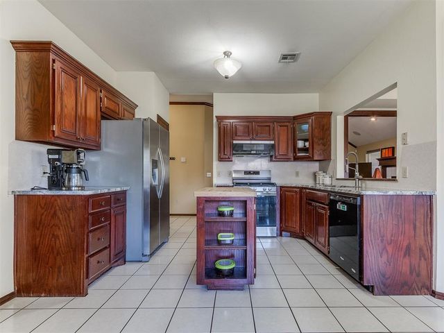 932 NW 171st Place, Edmond, OK 73012