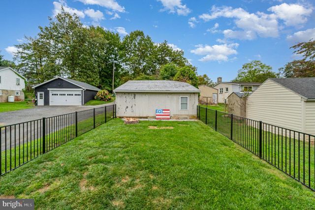 28 S CHURCH ST, Quarryville, PA 17566