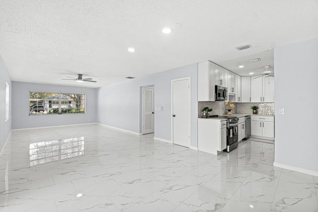 10119 S 42nd Terrace 129, Boynton Beach, FL 33436