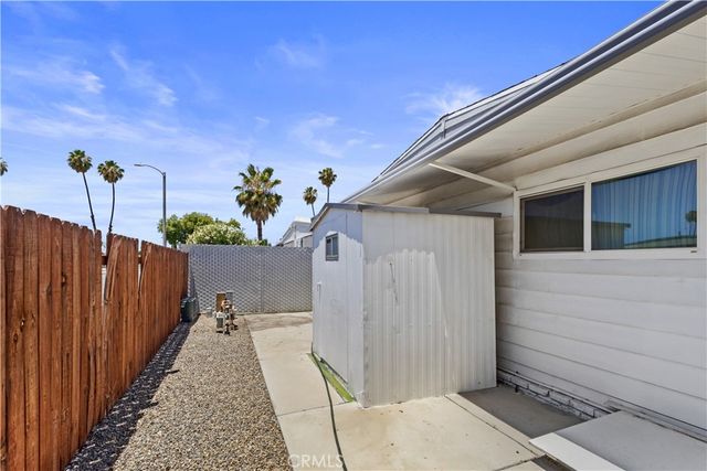 1711 Santo Domingo, Hemet, CA 92545