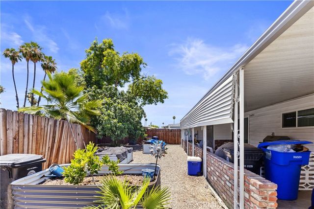 1711 Santo Domingo, Hemet, CA 92545