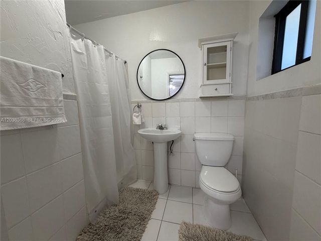 1061 NE 137th St 1, North Miami, FL 33161
