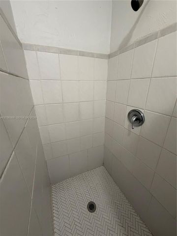 1061 NE 137th St 1, North Miami, FL 33161
