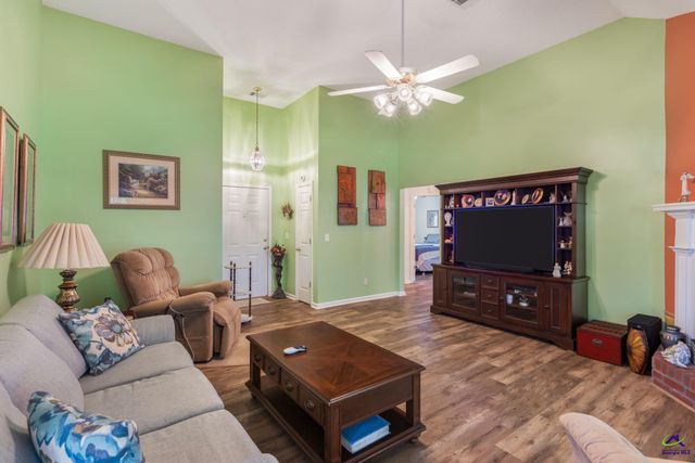 207 Castle Pines Drive, Bonaire, GA 31047