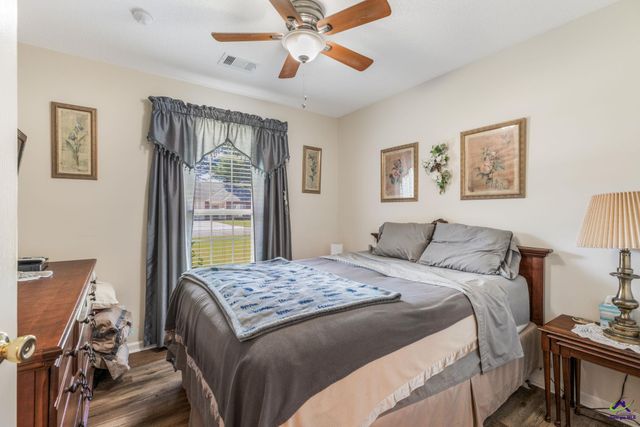 207 Castle Pines Drive, Bonaire, GA 31047