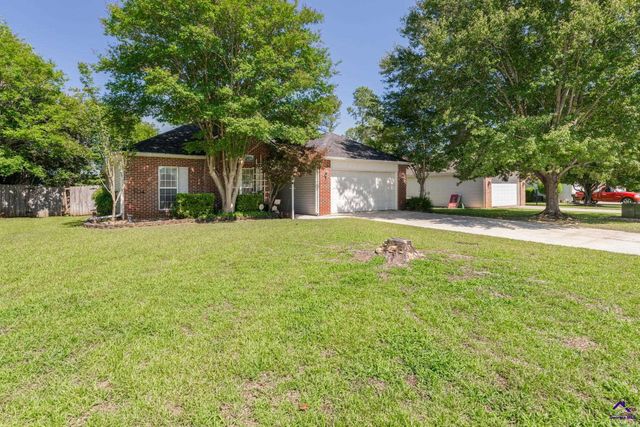 207 Castle Pines Drive, Bonaire, GA 31047