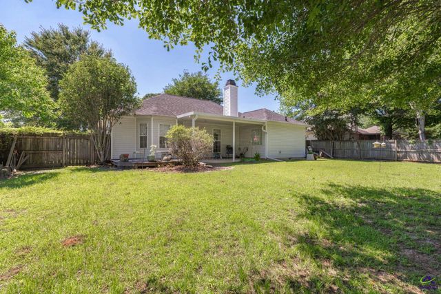 207 Castle Pines Drive, Bonaire, GA 31047