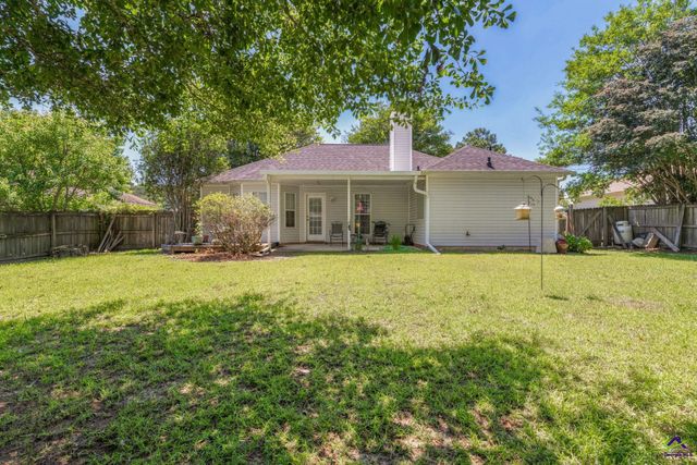207 Castle Pines Drive, Bonaire, GA 31047