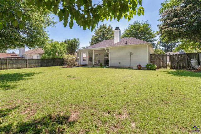 207 Castle Pines Drive, Bonaire, GA 31047
